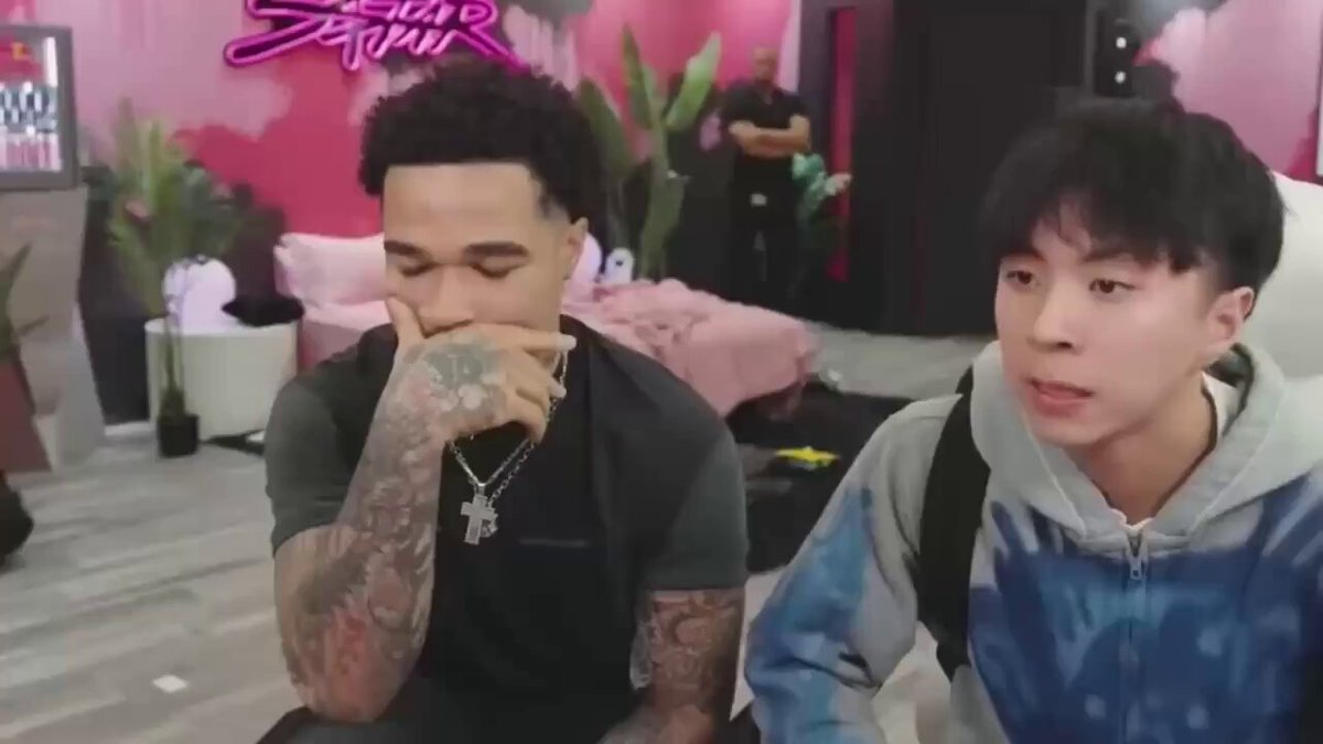 PlaqueBoyMax trolls Ray for quitting streaming to become a dentist. 😭😭