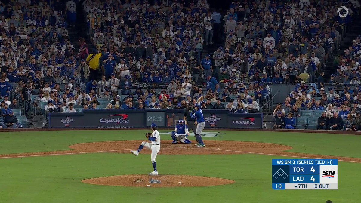 The cheering as George Springer exits with an injury is not cool at all.