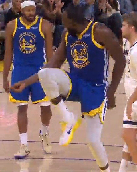 Draymond's reaction after his flagrant foul FT's were missed by the Grizzlies 😅😭