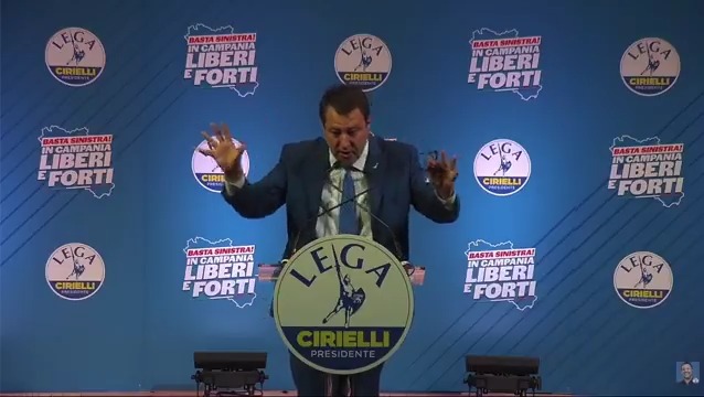 "Perché le vittime sono sempre i bambini, perché il papà deve vivere in un appartamento e la mamma in un appartamento. E grazie al cielo che ci sono i nonni, perché l'Italia è fondata sui nonni. E facciamo in modo che i nonni non lavorino fino a 87 anni" Cantasela e suonarsela
