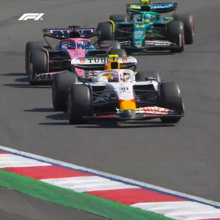 ¡Fernando Alonso con un doble adelantamiento épico en México! 🤯