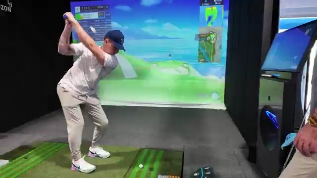 Fans at the U.S. Open and U.S. Women's Open Presented by Ally will be able to watch the best players in the world and then take a few swings themselves! We're partnering with @GOLFZON_America to bring their world-class simulators to our world-class championships ⬇️