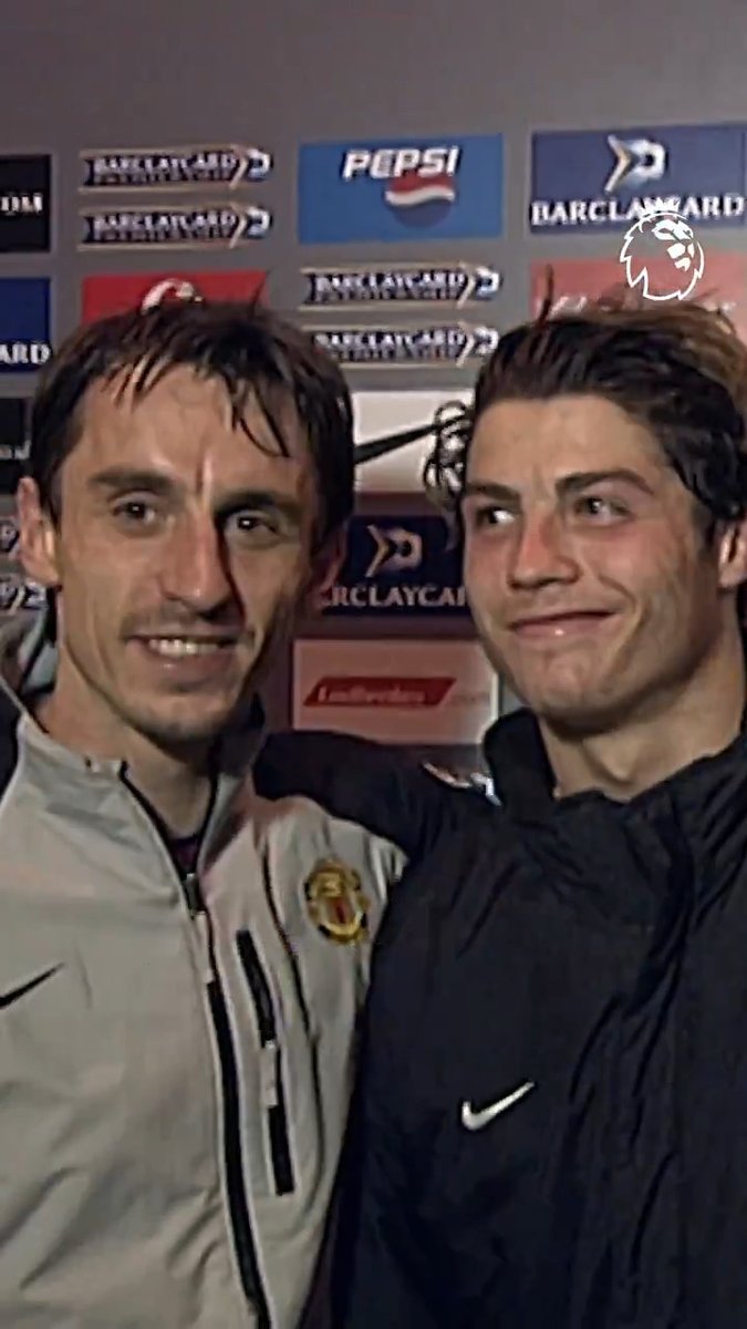 When Gary Neville helped Cristiano Ronaldo through his first English interview 🥹