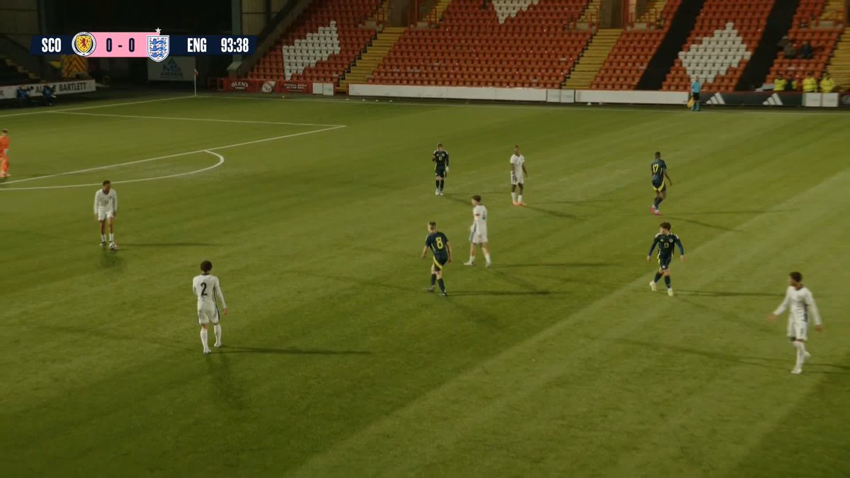 #SCO17s | Luke Douglas has scored in the 93rd minute to break the deadlock against England! #YoungTeam
