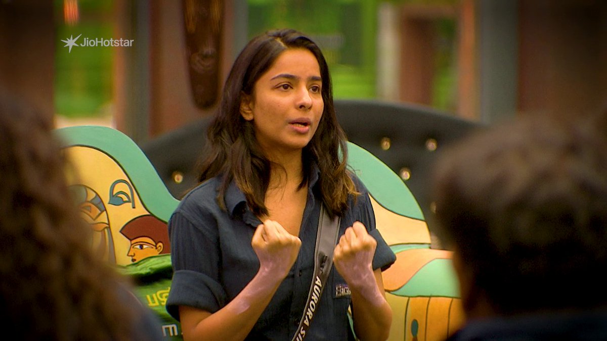 Kidney touching fake story of #AuroraSinclair in #BiggBoss9Tamil 😭