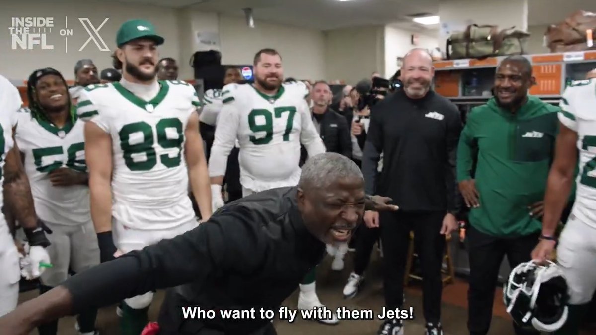 "Who wanna fly with them Jets!" What a first win for Aaron Glenn and his men 👏 New York Jets