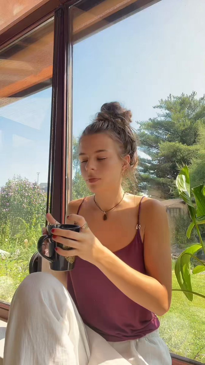 🇫🇷 Si vous soutenez Anouk, candidate de la Star Academy victime de harcèlement de l’extrême gauche, laissez un pouce 👍❤️ pour la soutenir !