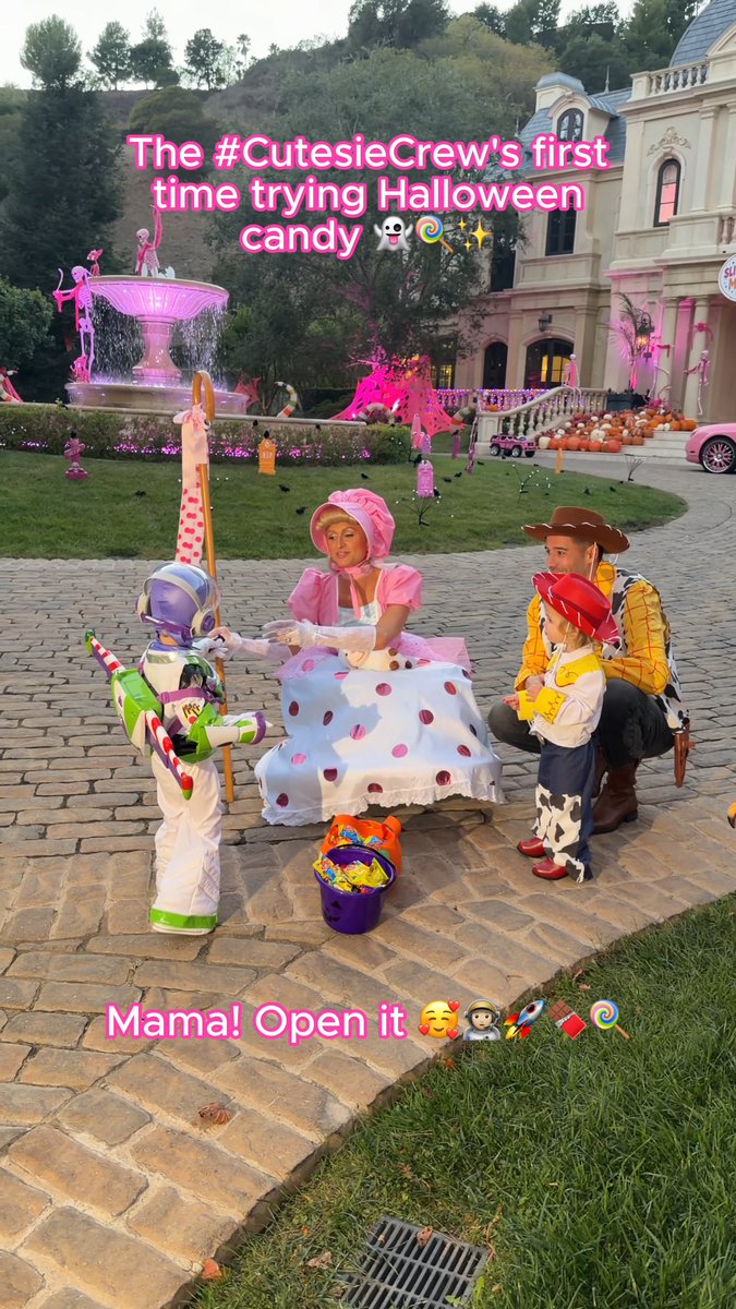 A #Sliving and sugary #Halloween milestone 🍭🍫✨ #CutesieCrew #Slivingween 💖