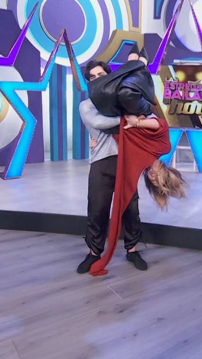 .Andrea Legarreta perrea con Aaron Mercury y Galilea Montijo en #LasEstrellasBailanEnHoy. #Televisa, #Espectáculos, #Entretenimiento