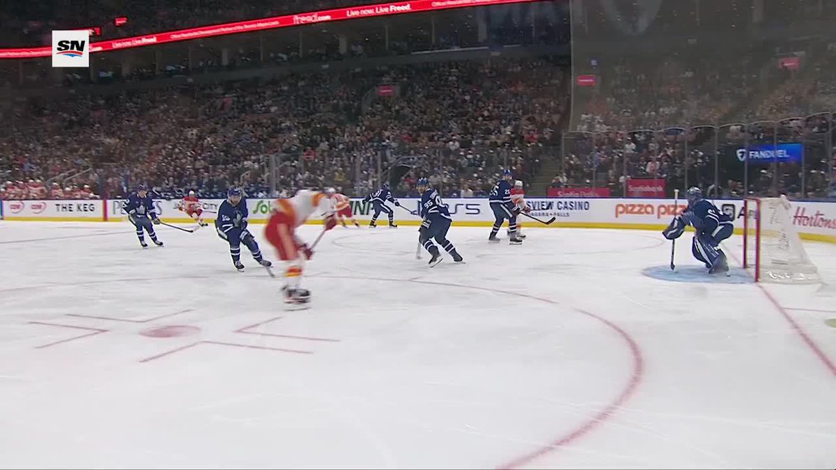 The sweet PING of the first goal of the Frozen Frenzy 🔊😍