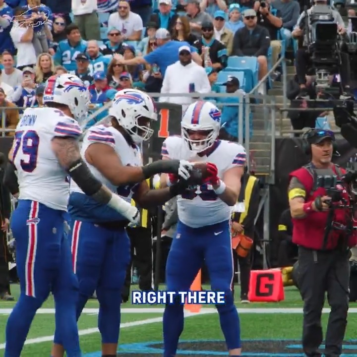 How To Spike A Ball 101: Presented by Dawson Knox. 😂 Full mic'd up: