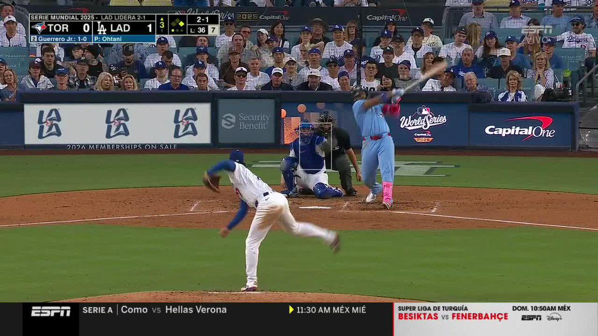 ¡PLAAAAAKATAAAAAA! Vladdy Guerrero Jr. raspó a Ohtani con un tablazo de cuatro esquinas...⚾🔥 Toronto toma la ventaja en el juego 4 Disfruta la Serie Mundial por ESPN y # DisneyPlus
