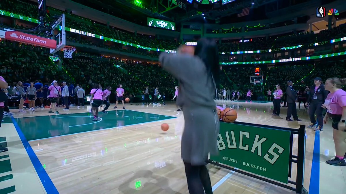 .NBA on NBC and Peacock and Peacock sideline reporter Zora Stephenson got BUCKETS during the timeout. 💦