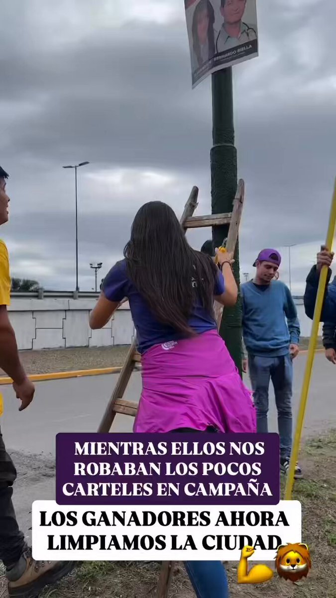Se robaron un país mira que no se van a robar nuestros carteles 😂 #KirchnerismoNuncaMas campañas con la tuya #NuncaMas LE LIMPIAMOS LA CIUDAD 💪🦁🇦🇷💜