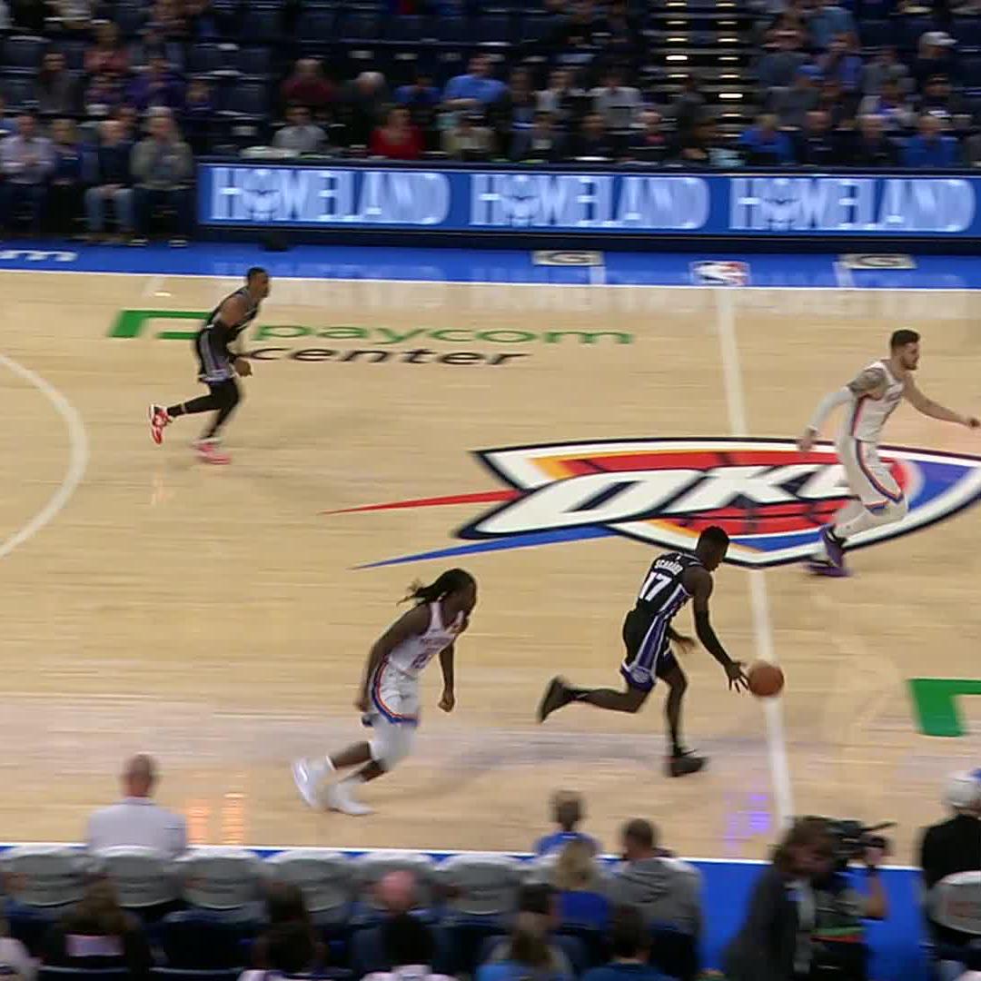 on-time on-target pass from Brodie to LaVine 🏹