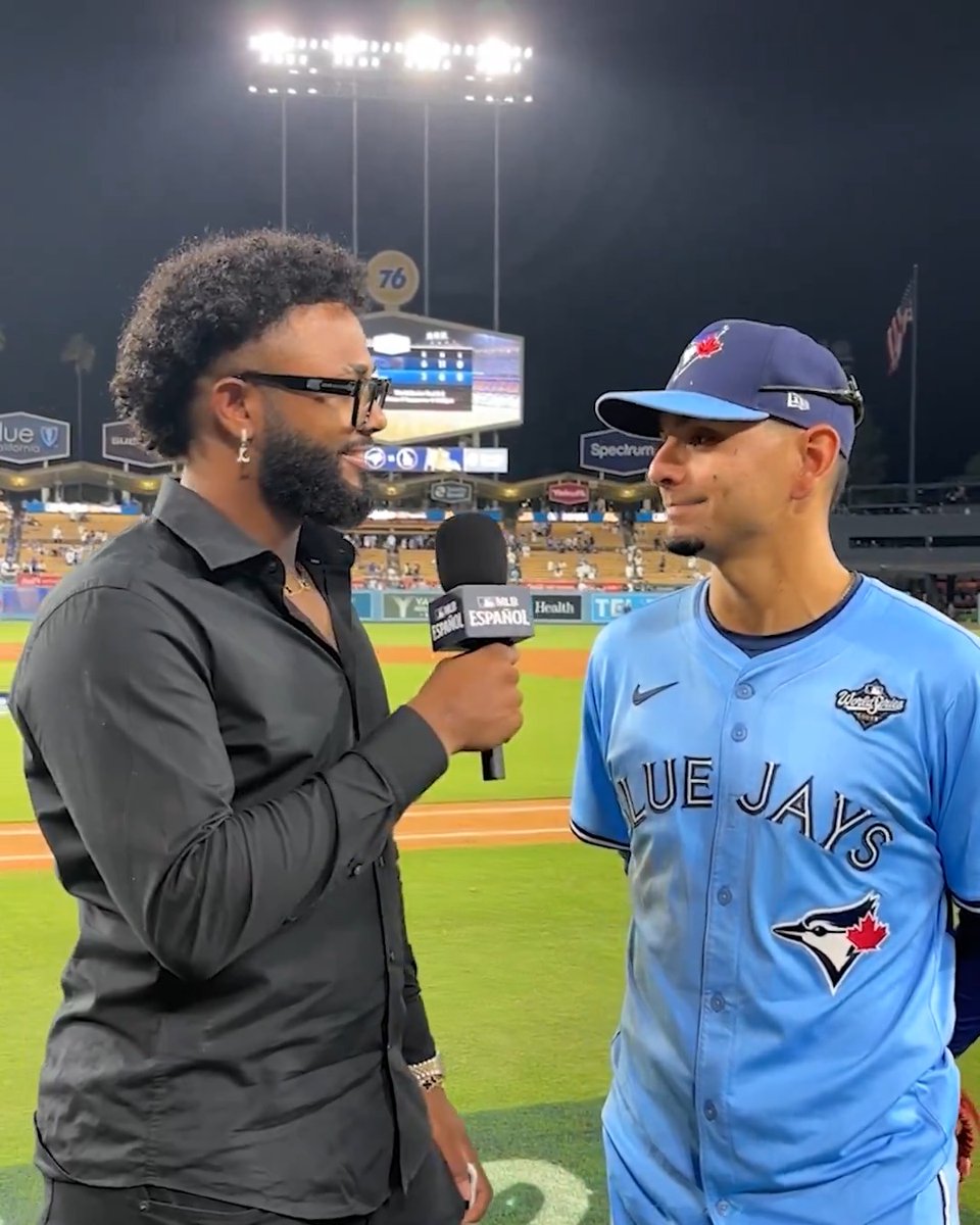 Junior Caminero entrevistó a Andrés Giménez sobre lo vivido en el Juego 4 de la #WorldSeries 📲