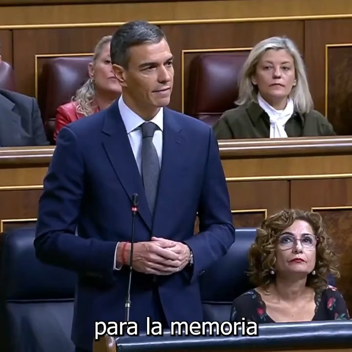 Un año despúes, nuestro homenaje a las víctimas de la DANA y a la gente que aún está reconstruyendo su vida. A los miles de voluntarios y trabajadores públicos, ejemplo de solidaridad y compromiso que nos definen como sociedad. Hoy y siempre, nuestro recuerdo y respeto.