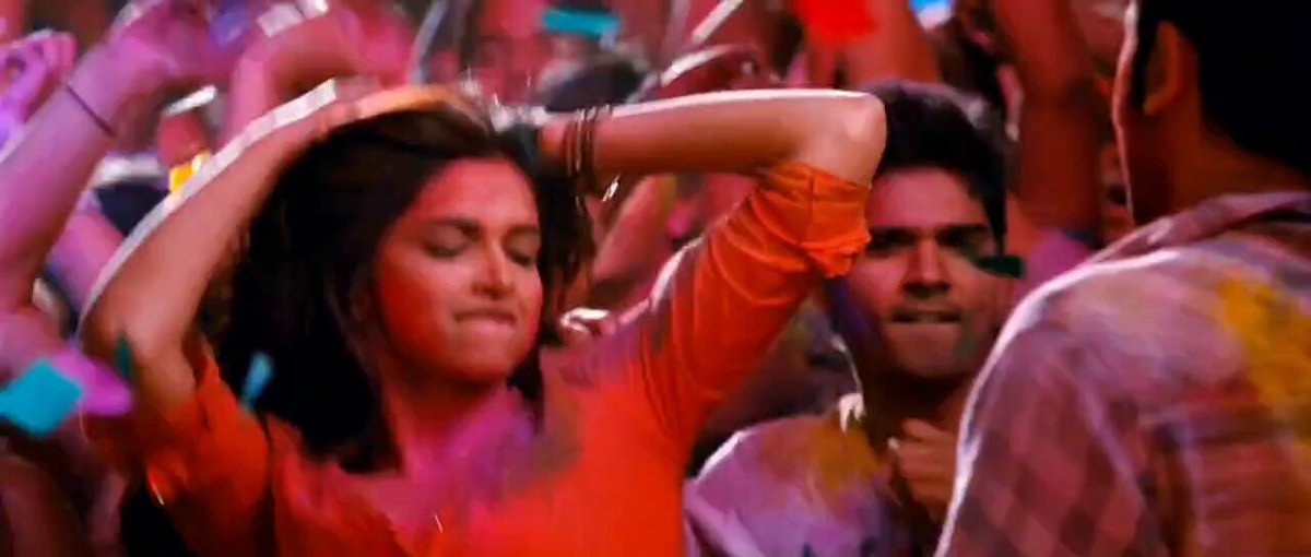 this little moment in balam pichkari still lives in my head rent free, the chemistry these two have is insane.