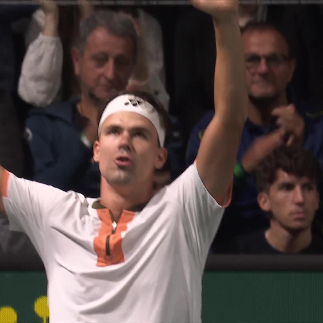Sealed in two 🔥 Altmaier defeats Ruud 6-3 7-5 to advance in Paris! #RolexParisMasters