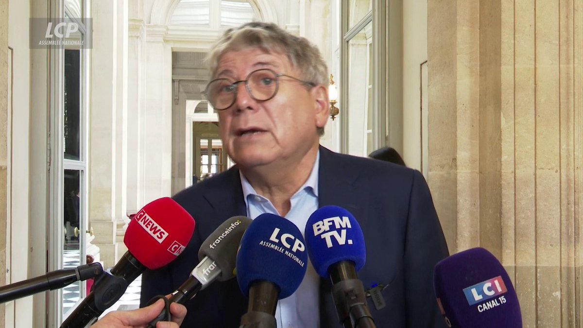 #Budget : la taxe sur les multinationales votée hier par l'Assemblée rapporterait "26 milliards, c'est presque la totalité des baisses de dépenses demandées par le gouvernement", assure Eric Coquerel. "On a presque résolu, avec un amendement, le problème du déficit !" #DirectAN