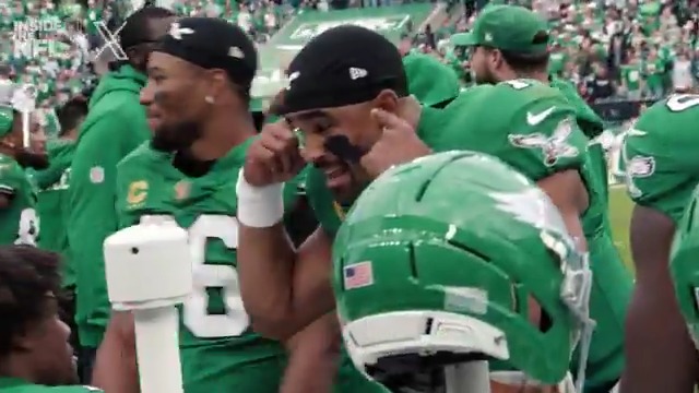 "Jumpman, jumpman, jumpman." Jalen Hurts has all the trust in Jahan Dotson to get up and make a play. 💯 Inside the NFL Week 8 Mic'd Up on X