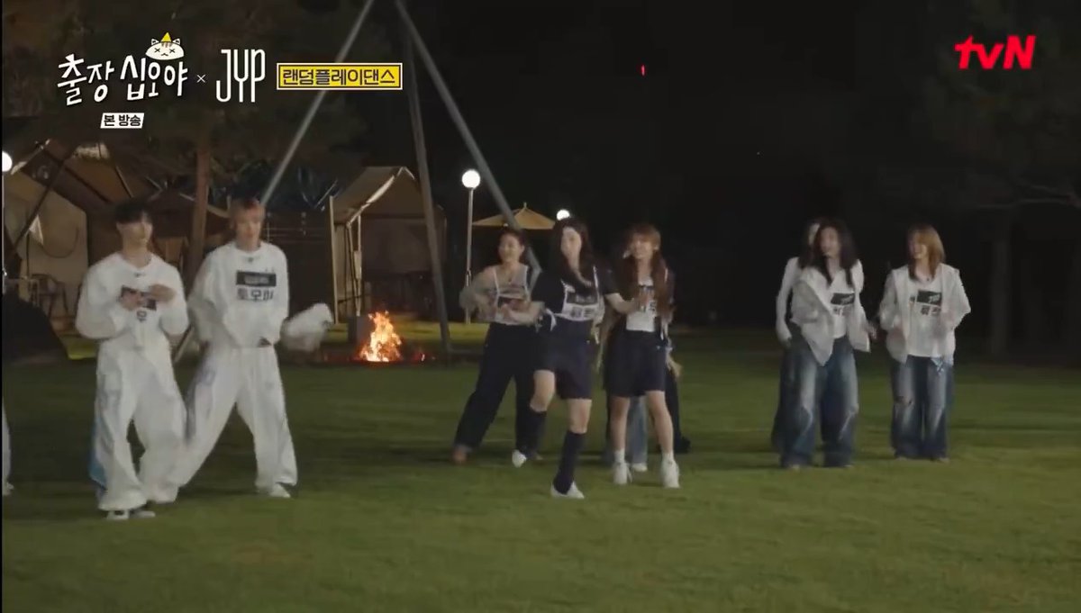HAEWON'S SHOES FELL OFF DURING RANDOM PLAY DANCE 😭😭😭