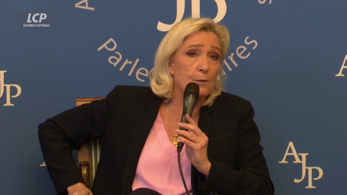 Union des droites : "Je suis poursuivie par cette arlésienne depuis 25 ans, c'est horrible, elle me colle au pied comme le scotch du capitaine Haddock", déclare Marine Le Pen. "Je ne suis pas pour sauver la droite", ajoute-t-elle. #DirectAN
