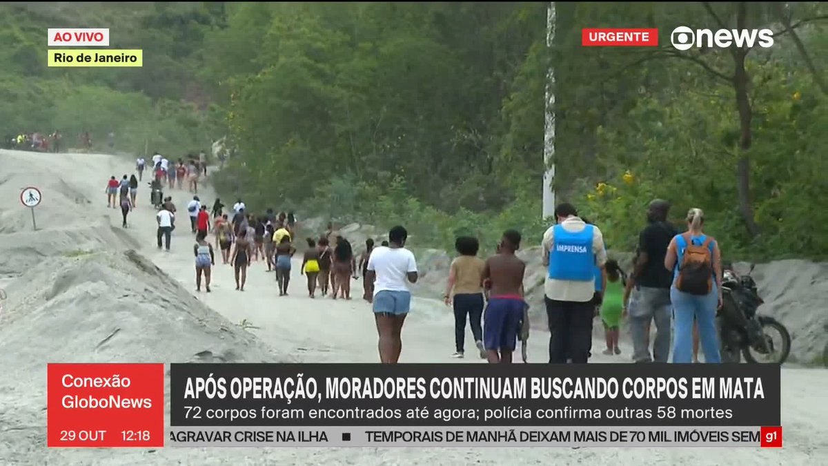 Moradores do Complexo da Penha caminham até área de mata para procurar corpos de parentes. Associação de moradores contabiliza 72 corpos retirados da área, governo do RJ confirma 58 mortes em megaoperação. #ConexãoGloboNews ➡️ Assista à #GloboNews: