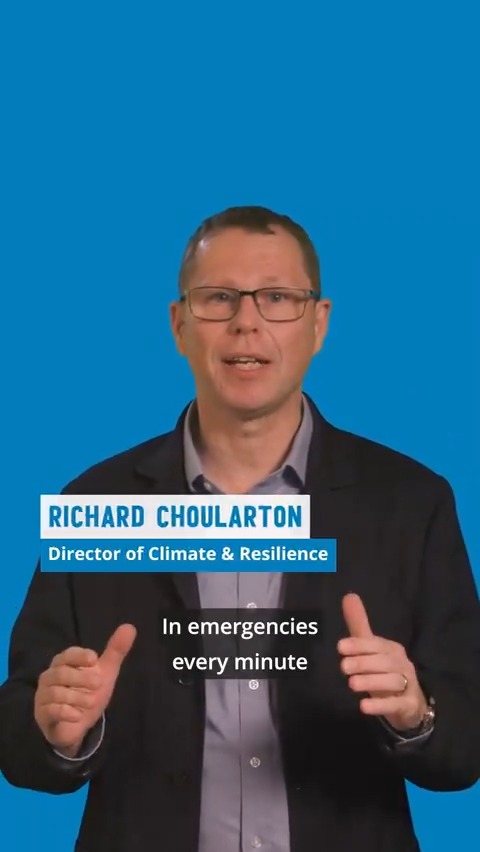 WFP works with governments & communities in the Caribbean and worldwide to prepare for disasters like #HurricaneMelissa. A major hurricane can severely deepen hunger, so protecting vulnerable communities in advance is crucial. 🎦WFP Director of Climate & Resilience explains⬇️