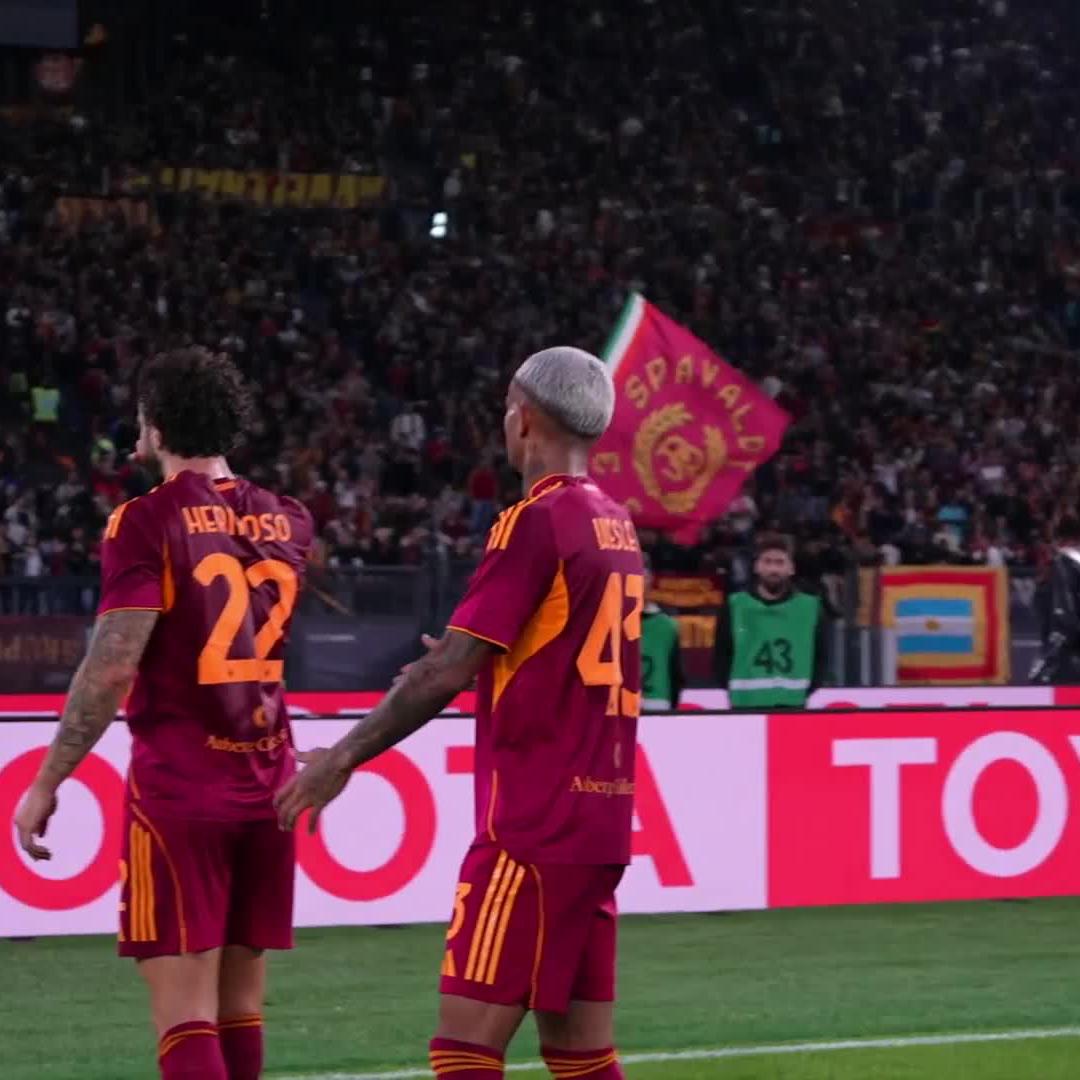 Prima volta in giallorosso per Hermoso che porta in vantaggio la Roma ๐ฅ #RomaParma 1-0