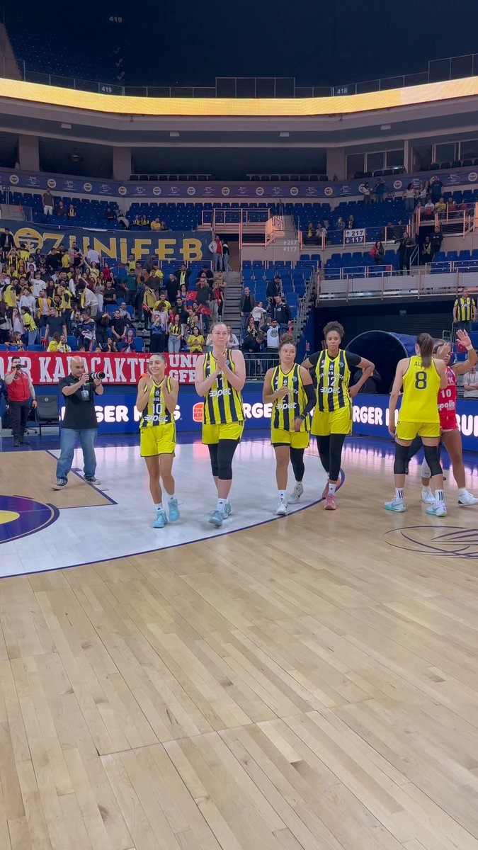Bizim Takım! 💛💙 #PotanınKraliçeleri #EuroLeagueWomen