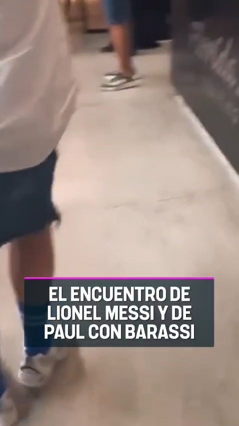 "HOLA BEBÉ, HOLA BEBITO" Atención al saludo de Rodri De Paul para Darío Barassi.