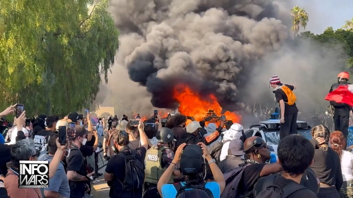 "If They Take Away The Food Stamps, You're Gonna Get Civil Unrest!" Nick Fuentes Warns About The Democrats' Endgame With Their Ongoing Government Shutdown