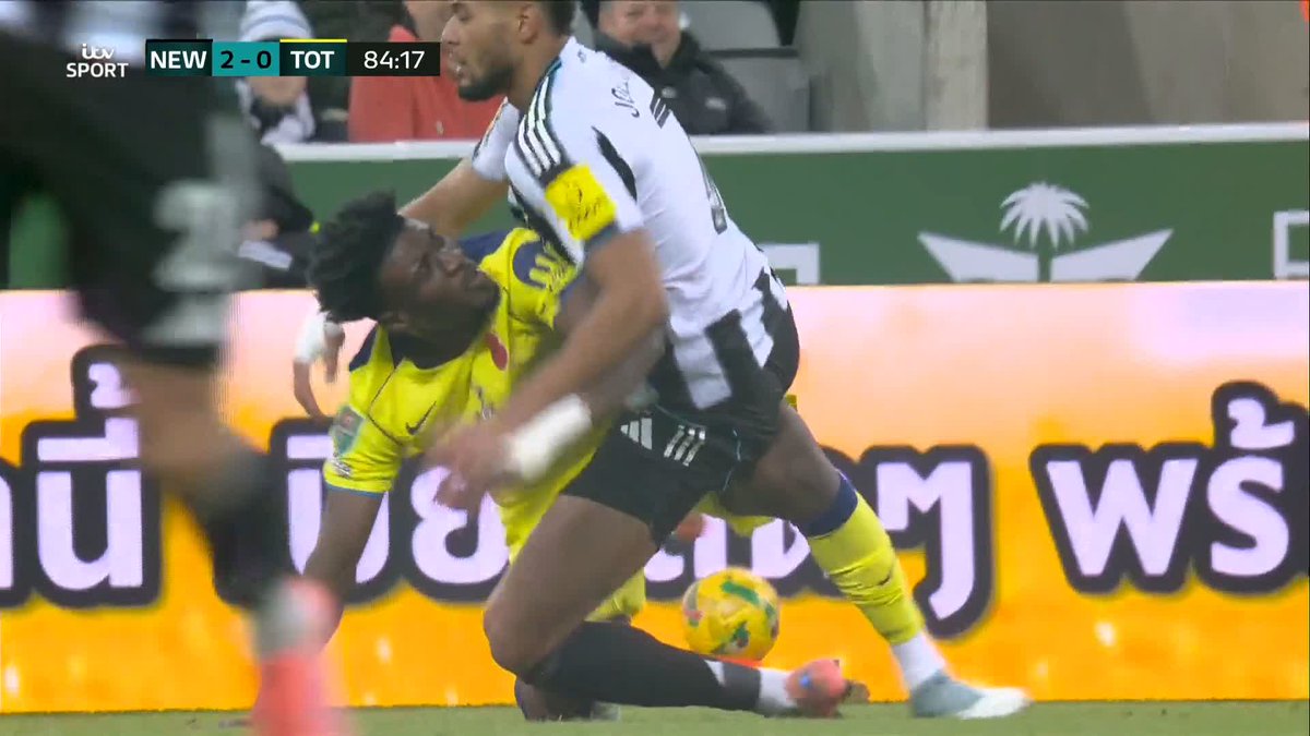 It's all kicked off! Tempers are starting to fray on Tyneside... #ITVFootball | #NEWTOT