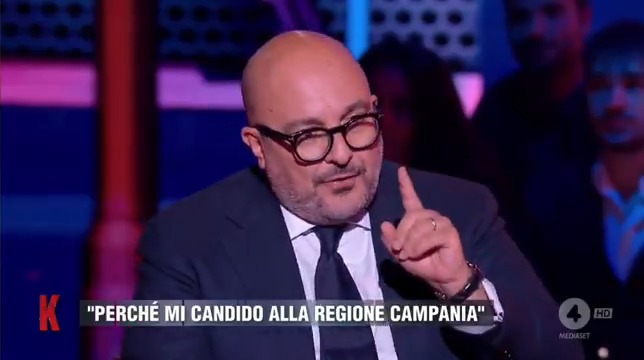 "Poiché faccio il giornalista, la invito a montare una bella clip. Se vuole mi metto al montaggio e gliela faccio io gratuitamente". Livelli immemabili #realpolitik