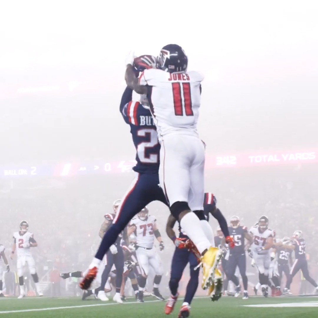Just throw it up to Julio 🛫 Julio Jones x