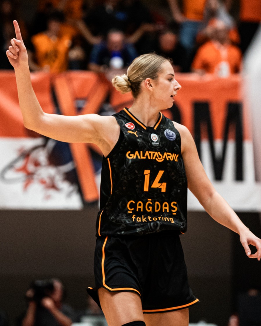 The coldest duo in Europe right now 🥶🧊 🔹 Awakkuier: 18 PTS, 8 REB, 3 AST, 2 BLK; 🔹 Dorka Juhász: 11 PTS, 7 REB, 2 AST, 2 STL. #EuroLeagueWomen x Galatasaray Çağdaş Faktoring
