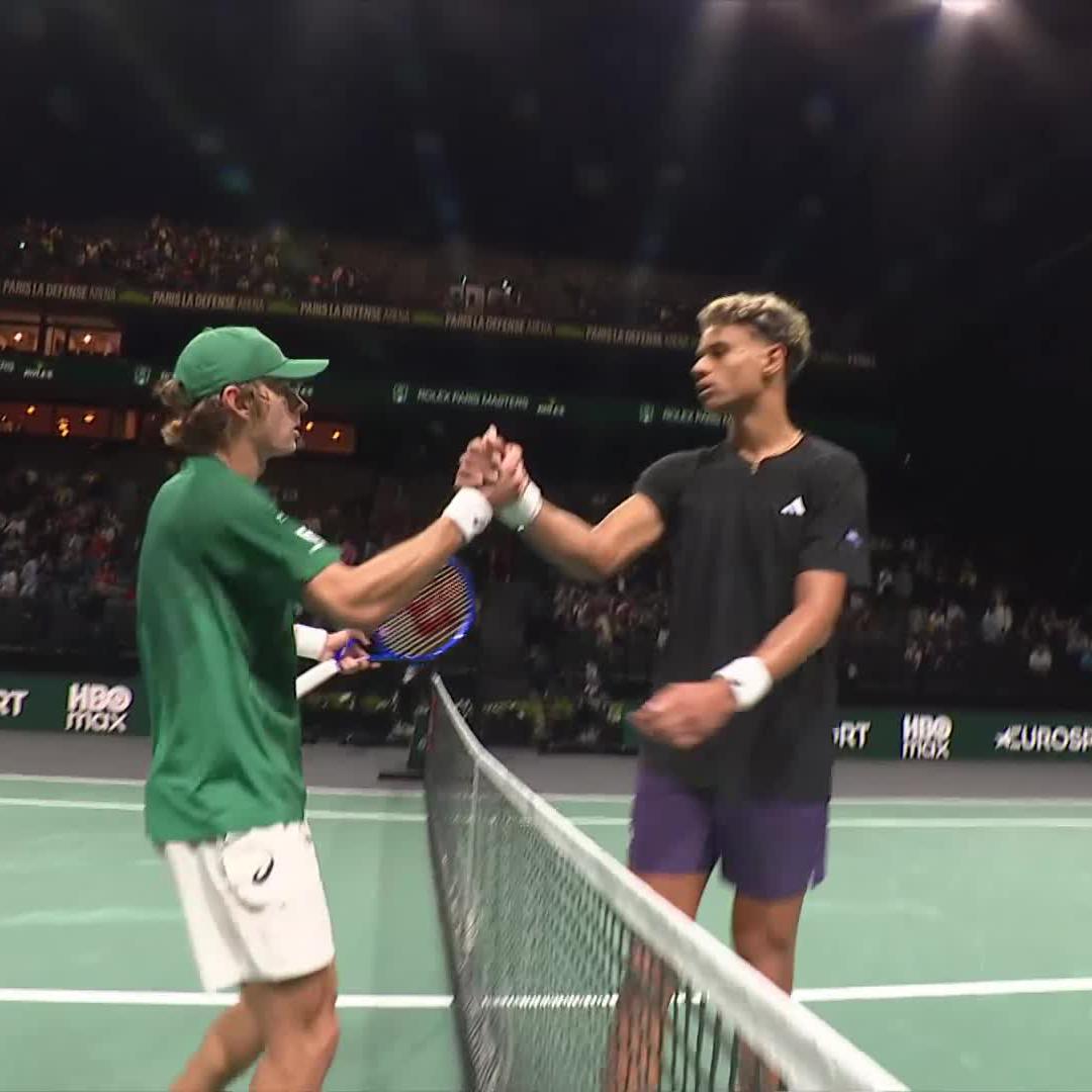 Demon gonna Demon 👹 Alex de Minaur battles past Diallo 7-6 4-6 6-3 to book a spot in the sweet 16 at #RolexParisMasters