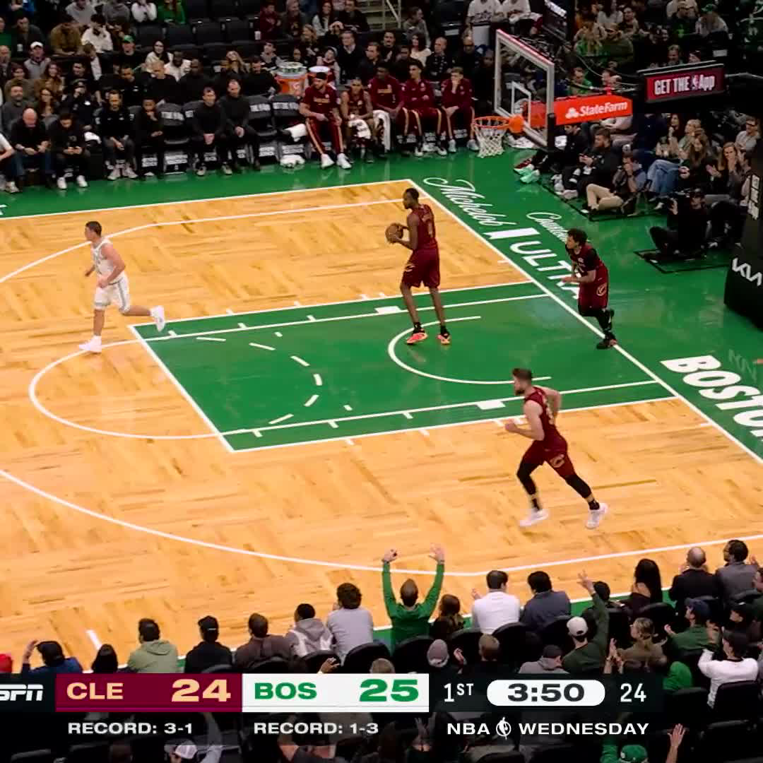 Sam caught the ball at eye level 👀