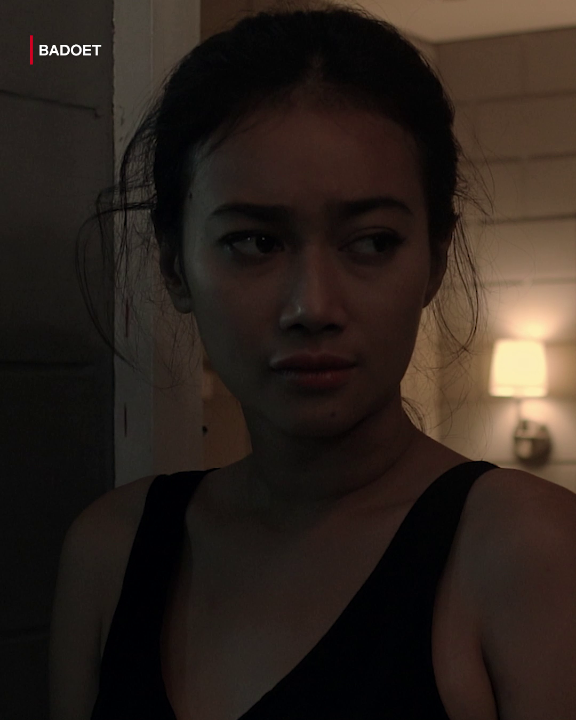 Hiyy… sekelompok anak muda diteror sama sosok badut sadis yang membunuh anak-anak. Buat yang udah nungguin, tonton film Badoet yang udah masuk Netflix! 🤡