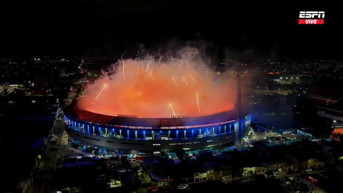 🤯🇦🇷 HISTÓRICO RECIBIMIENTO DE RACING PARA LA SEMIFINAL ANTE FLAMENGO. LA COPA LIBERTADORES DE AMÉRICA. 🚬