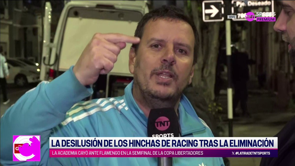 "EL QUE NOS HIZO CREER EN ESTO ES GUSTAVO COSTAS" Todo el cariño y la banca de los hinchas de Racing para el entrenador de la Academia.