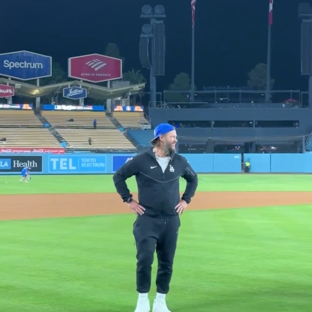 Clayton Kershaw is taking it all in with his family for the final time at Dodger Stadium 💙