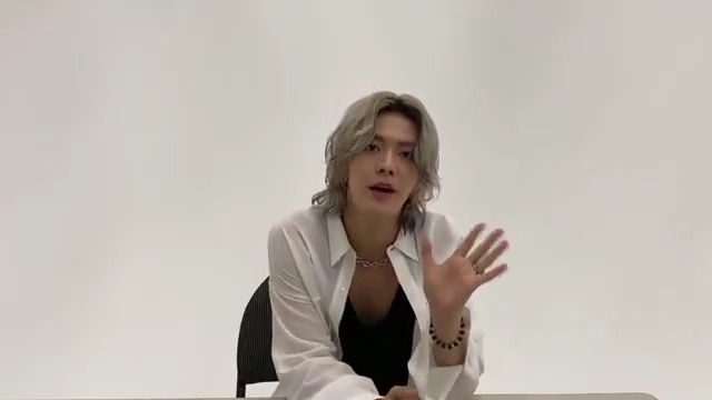 #YUTA The 1st Album『#PERSONA』絶賛配信中🦋 無限に広がる変幻自在な彼の "ペルソナ" を映し出した待望の1stフルアルバム🔥 メタル要素を取り入れたリード曲「EMBER」を含む全10曲⛓️ シズニの皆さま宛に届いたコメントも必見🖤❤️ NCT_OFFICIAL_JP #유타 #YUTA_PERSONA 🍒