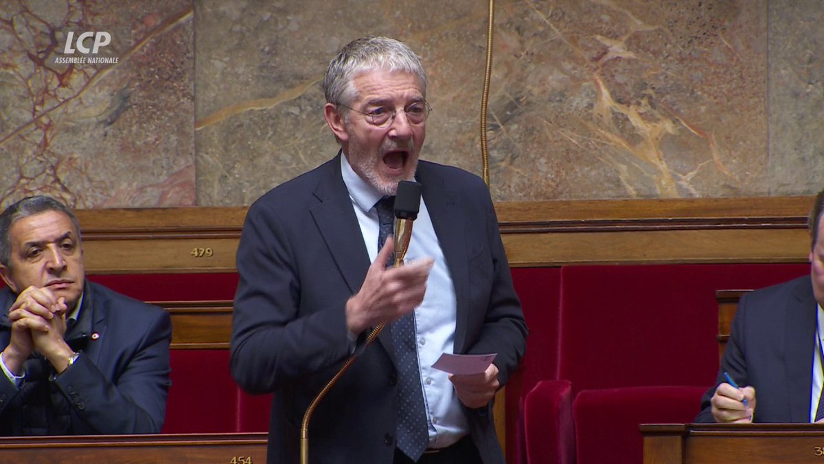 Dénonciation de l'accord franco-algérien de 1968 : "Avant, vos slogans, c'était la haine des Juifs. Hier, les Juifs, aujourd'hui, les Arabes. Et demain, à qui le tour ?", demande Laurent Lhardit (PS) aux députés du RN. #DirectAN