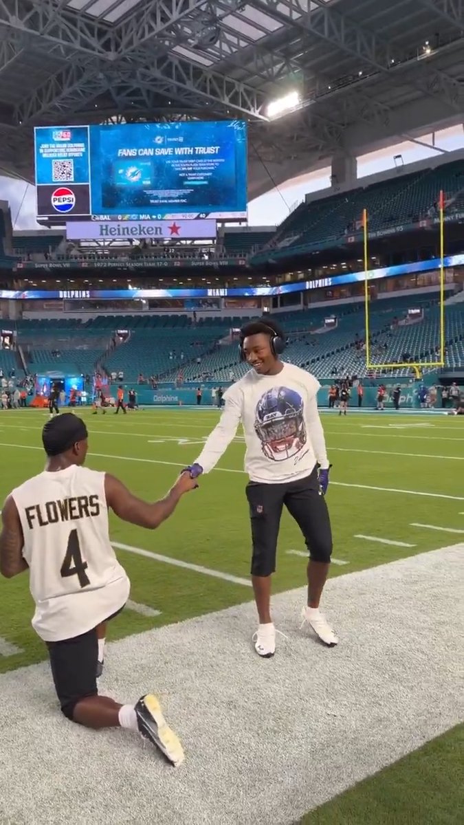 Zay Flowers getting all the love 😅 BALvsMIA on Prime Video Also streaming on NFL+