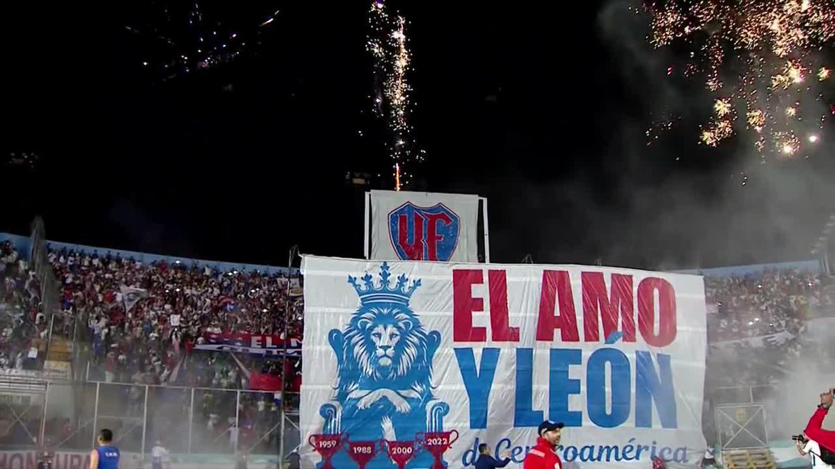 🔥"EL AMO Y LEÓN DE CENTROAMÉRICA"🦁🇭🇳 UN COMPLETO AMBIENTAZO EN TEGUCIGALPA😱 ▶️Todos los juegos de la 🏆#CopaCentroamericana en el Plan Premium de #DisneyPlus
