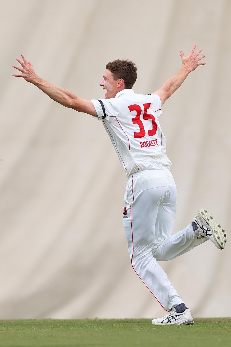 Brendan Doggett picks up his 7th wicket of the match after this leave by Sam Whiteman 🫨 #SheffieldShield