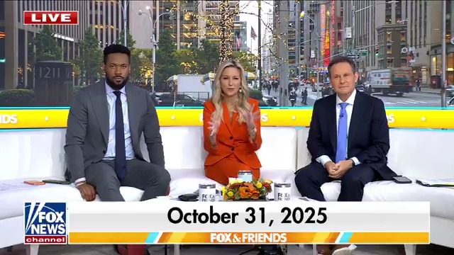 HAPPY HALLOWEEN from Ainsley Earhardt! 🎃👻 The 31-day government shutdown isn’t the only thing scaring FOX & Friends hosts on the couch this morning...