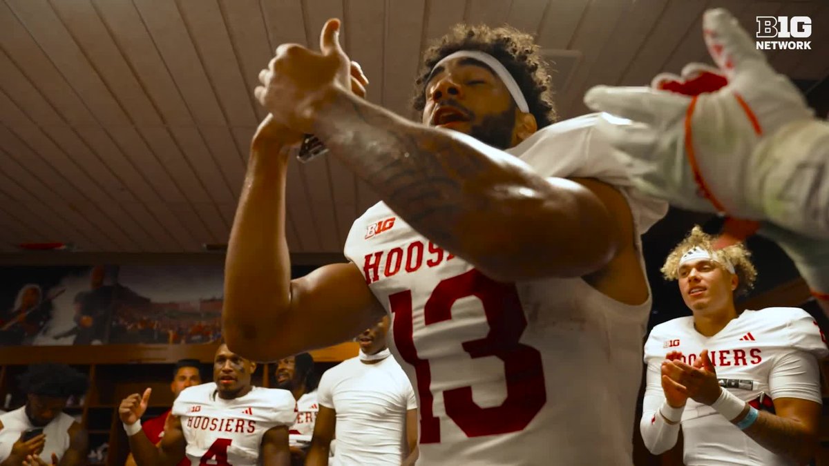 Saint Francis ➡️ James Madison ➡️ Indiana No matter where Elijah Sarratt has played, the WR always seems to be open. The Journey spotlights Indiana Football's 𝘞𝘢𝘧𝘧𝘭𝘦 𝘏𝘰𝘶𝘴𝘦 👇 📍 Auto-Owners